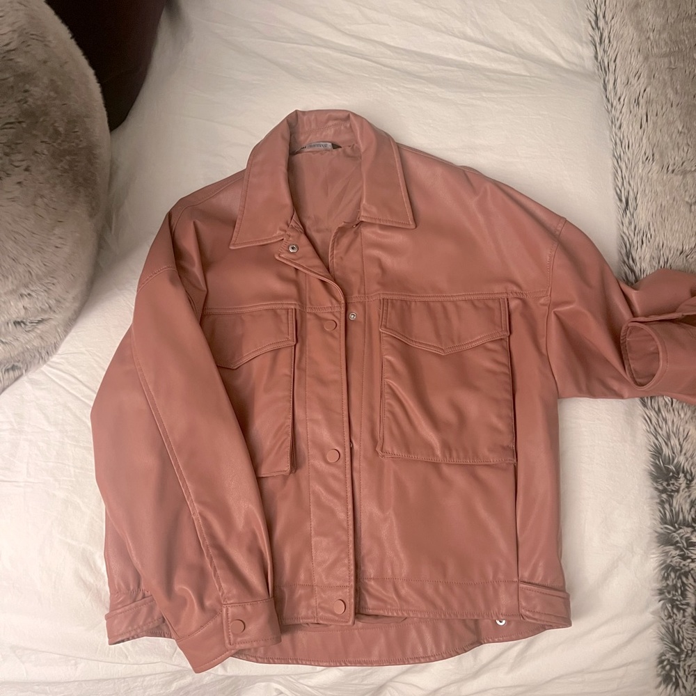 Oversized European vegan leather jacket
Size XS
Brand Zara